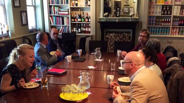 vibrantswindon's tweet image. Room buzzing at last #VibrantNetwork #swindon join us next on 24th June details/book lnkd.in/dc4Asbh