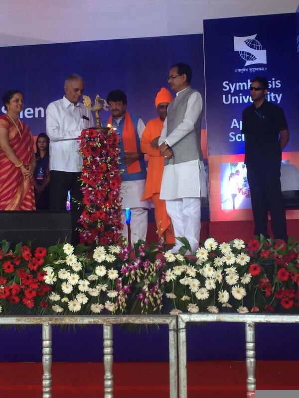 ChouhanShivraj's tweet photo. Attended the ground-breaking ceremony of Symbiosis University of Applied Sciences in Indore. http://t.co/u22So93HMY