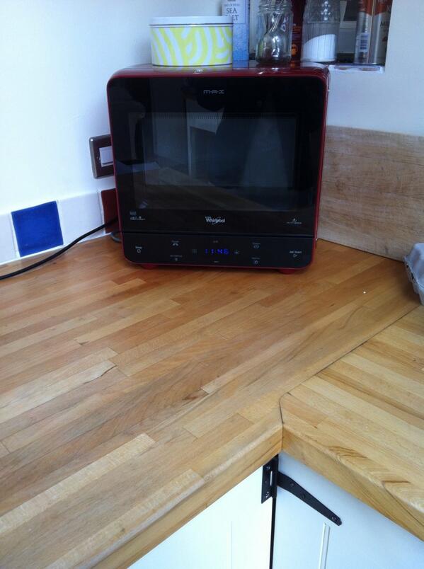 LynninColwall's tweet image. So cool. A corner microwave. It's the small things that make ya happy :-)