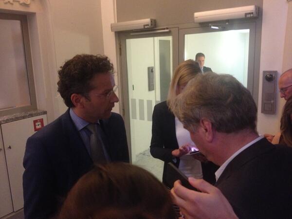 RoelSchrein's tweet image. Dijsselbloem: verkoop Reaal begint deze zomer, ASR kan meebieden. Verkoop ASR in tweede fase #reaal #asr