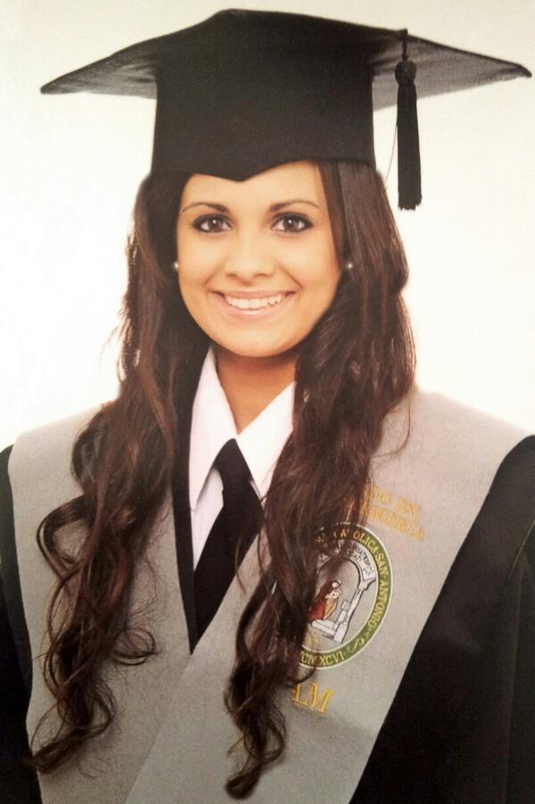 Aupe14's tweet photo. ¡¡¡¡ Ya ha llegado el día!!!!! 
Después de 4 años, hoy por fin seremos GRADUADOS EN ENFERMERÍA :) http://t.co/91r7lyq8xO