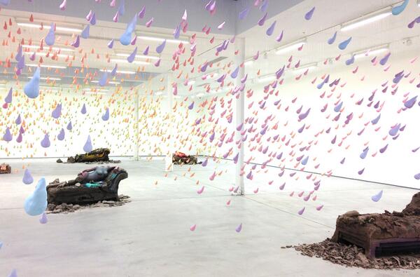Art_Blu's tweet photo. An incredible artist... "You basically only discover a new thing once" - URS FISCHER @SadieColesHQ #london #doha http://t.co/jyc152ssPf