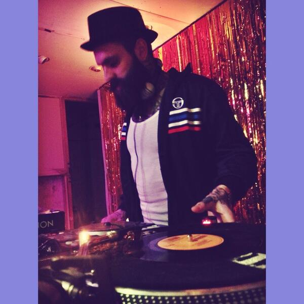 effracircus's tweet photo. @RickiFuckinHall @EffraSocial #soul #rickihall #brixton http://t.co/r0011BKBCr