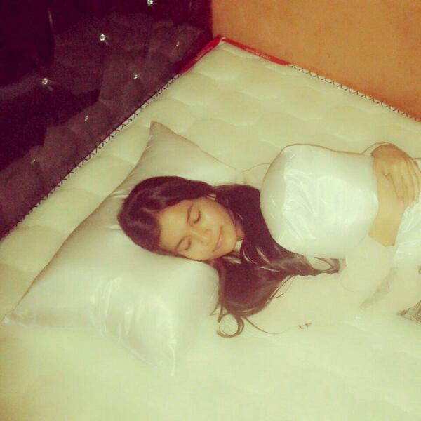 rita_vanya's tweet photo. Bocan... http://t.co/JaNO3KimCv