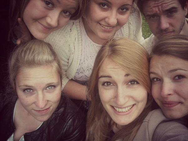 Auriane_Kslz's tweet photo. Je n'aurais pas pu trouver mieux comme team pour cette dernière année #TeamTurfu #Fraté #Love http://t.co/IvKehs9ijx