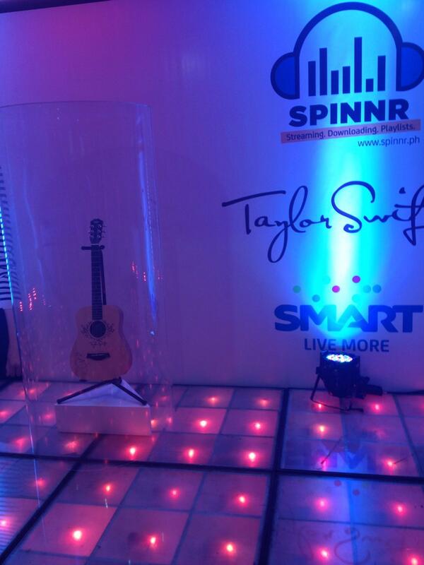 hello15750250's tweet image. &quot;@tswiftph: The booths in the @MOAArena lobby! #REDTourMNL #SpinnrTaylorSwift http://t.co/OfKInUMDBm&quot;