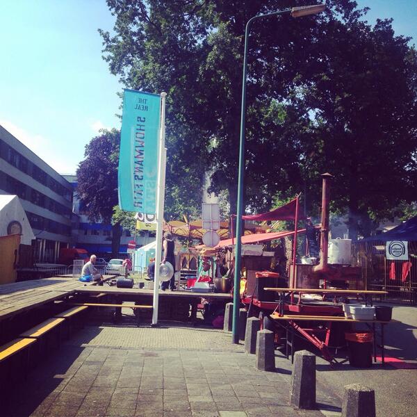 Amersfoorters's tweet photo. En ook the Showman's fair is weer geopend! Voor 15 euro aan tafel! Vanaf 18u. http://t.co/kH25qn2aY6