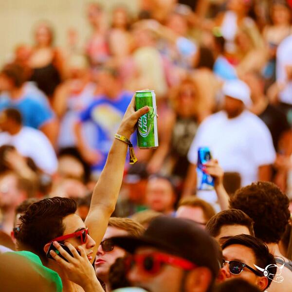 Cheers! It's almost the weekend 👍🐮🔊 #Budlight #DigitalDreams <a href="/budlight/">Bud Light</a> @DigiDreamsFest
