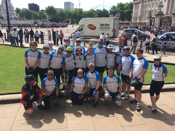 GerryFunstuff's tweet photo. Outside @BuckinghamofUK @O2O_Cycle http://t.co/zR9FmFNuSg