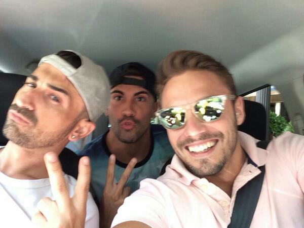 FranLara__'s tweet photo. @Christian2528L @serolid jajajja vaya viernes !!! http://t.co/XTMHavPreJ