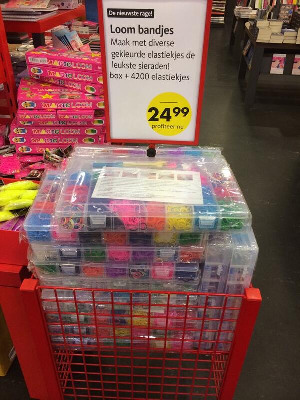 Hij is er weer ! De SUPER LOOMBOX!!...
Ook weer volop startersets en elastiekjes!....