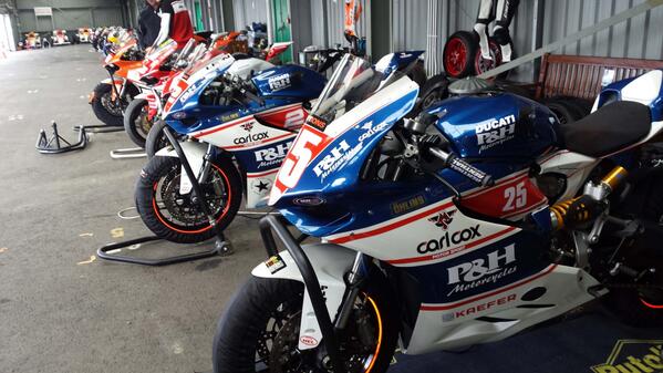 krcircuit's tweet image. A few @DucatiCup boys at Knockhill today doing some #BikeTesting ahead of the #TriOptionsCup debut @OfficialBSB :-)