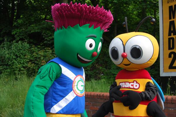 ThistleTrust's tweet photo. Now that the @spflofficial season has finished, Jaggy caught up with @Clyde2014 to discuss the new @madtomissit http://t.co/yEqzsabQ9z