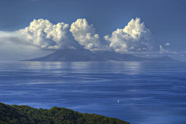 ilesGuadeloupe's tweet photo. Non, nous ne sommes pas sur l'ïle de Lost, mais bien en Basse-terre. http://t.co/SZRfkyjJYm