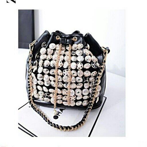 ld_fashions's tweet photo. BJ4598 #BLACK - Idr 175.000
Material PU Leather, Bottom Width 26 Cm Height 27 Cm Thickness 15 Cm With Longstrap http://t.co/rmhwDMYYHe