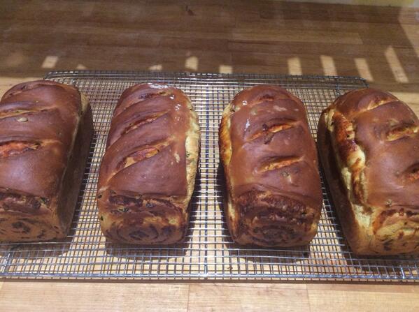 BriarRoseBakery's tweet photo. Jalapeno Cheddar swirl hot and fresh! http://t.co/s9Gh3Wm2ZS