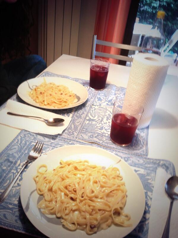 isabelgpereda's tweet photo. Comida con la gordi @martavc21 http://t.co/3Pmx9gR61l