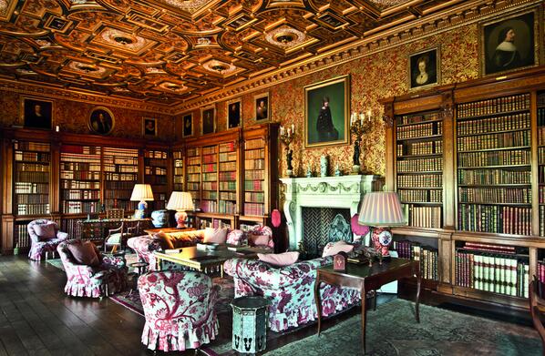 You never know what you're missing when you're not looking up! The ceilings in #LongleatHouse are unmissable!