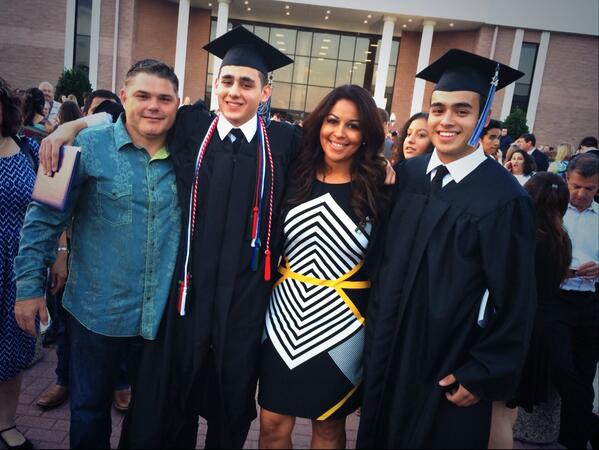 soniaisaguirre's tweet photo. Graduation happened last night! #lovethem #2014graduates #proudmom @AntonioIsaguirr @AmirAlhelwani @Alec_Whetstone http://t.co/hpNN2NXY7K