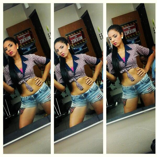SigsyCastro's tweet photo. #MakeUp #fashion http://t.co/d4hGo7YXbp