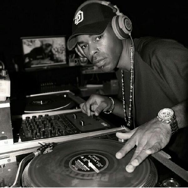 evolveimagepr's tweet photo. Check out DPG's own, DJ Jam @ http://t.co/Vb3boSltBB
#channelwest #djjam #evolveimagepr http://t.co/CDiNvQf4bd