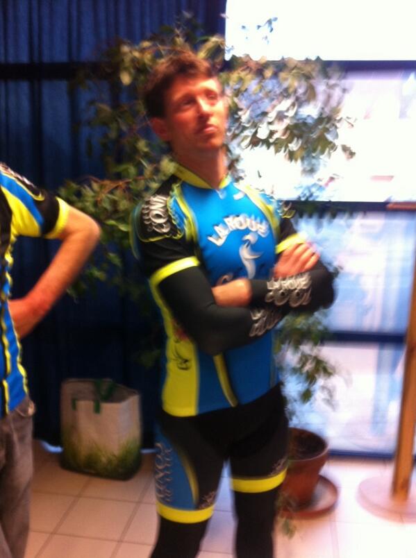 vttlarouecool's tweet photo. Captain pour  remercier nos sponsors http://t.co/c79kPGcGFS