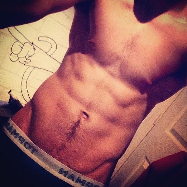 Lomax2Craig's tweet photo. Off the ale and gone with the beer belly #gym #stomach #gay http://t.co/rUwZDfEiqw