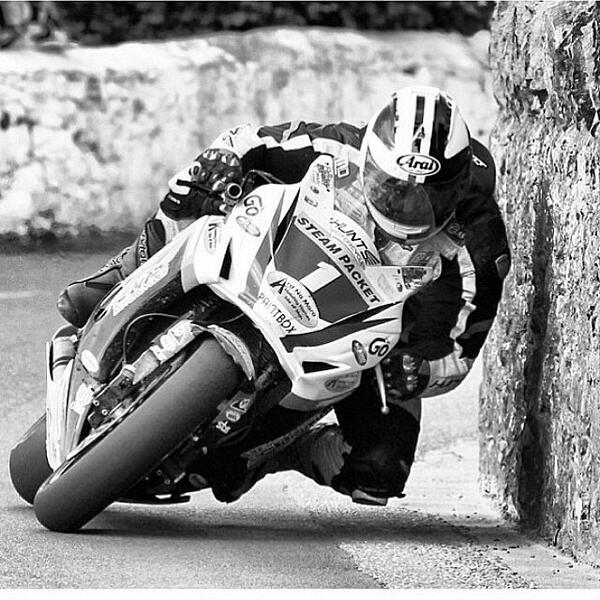 Rockstar_Garage's tweet photo. Oh hi wall... Would you, could you this... Repost off @guyslife_ #bike #isleofman http://t.co/Aunzytwl9r