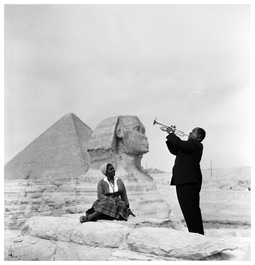 HistoryInPics's tweet image. Louis and Lucille Armstrong, Egypt, 1961.