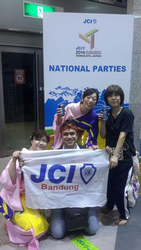 Good Evening!!! :D
We got this photo from our Secretary General.It's around 11.55pm at japan right now,probably. :)