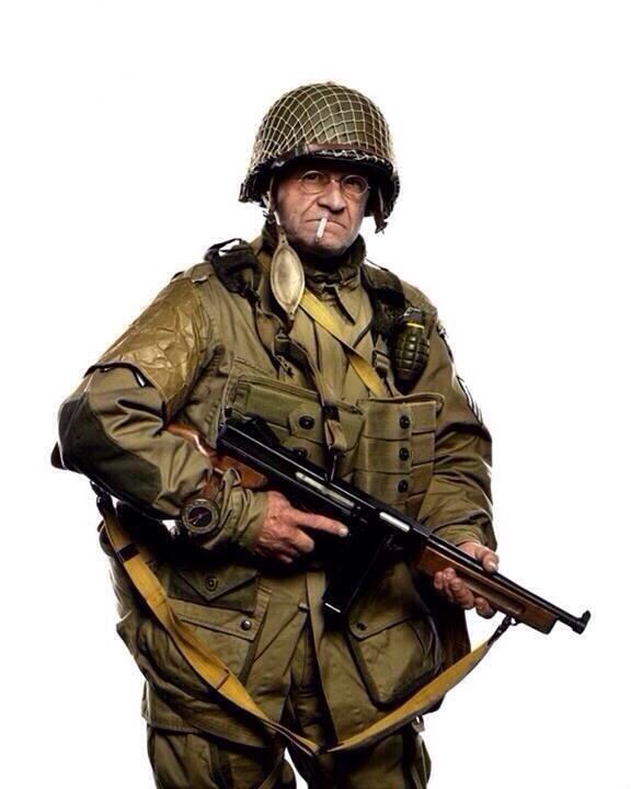 MeredithFrost's tweet photo. WWII vet Jim Martin, dressed as he was 70 yrs ago, parachutes into Normandy at age 93 #DDay70 http://t.co/q8DsABVDPp http://t.co/iSwdM0Z0Au