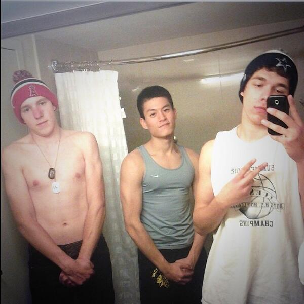 LaCastoSal's tweet photo. Throwback @QuintonAdlesh @MP_Hoops http://t.co/T0eTaI47Mg