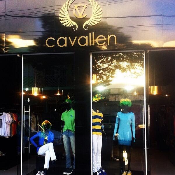LoreeRubiio's tweet photo. #vitrine #vitrinecavallen #moda #copadomundo #vistaascoresdabandeira #copa2014 #cavallen #betrue http://t.co/b6XgLxIwHv