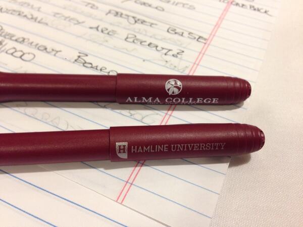 SunnyR0518's tweet image. Pen twins! @HamlineU @almacollege #CASEYASE