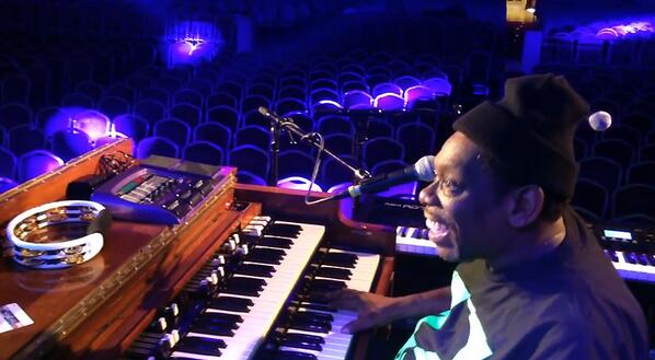 luckyperterson's tweet photo. listen me on piano for a version of " I'm Still Here " on RFI French radio - PARIS
http://t.co/Sk3QYTpXpI http://t.co/3Dzf1lLHbg