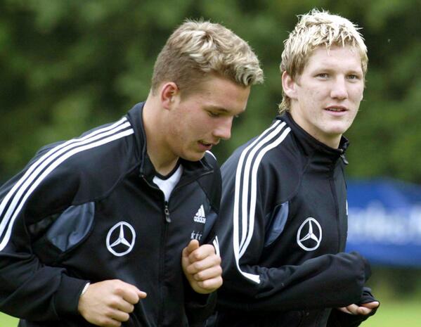 BILD_National11's tweet photo. Heute genau vor 10 Jahren gaben @BSchweinsteiger und @Podolski10 ihr Debüt in der deutschen Nationalmannschaft! #dfb http://t.co/rfJw7Wf4bT