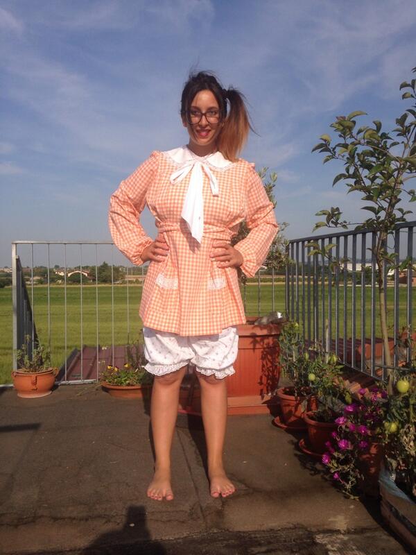 jevalza's tweet image. È l'ultimo giorno di scuola della mia vita domani. Indi per cui mi vesto così con tanto di ciuccio e sandali ❤️ #5Be