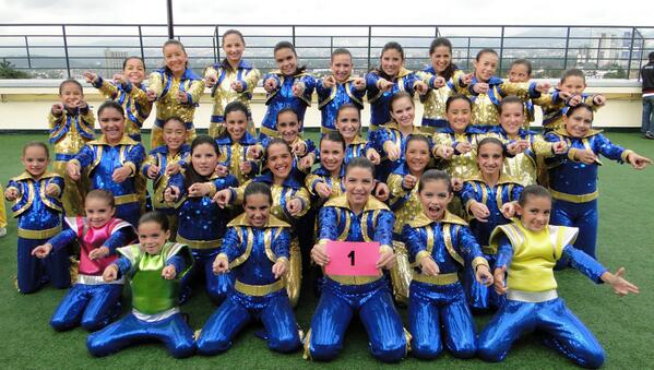 programa_hoy's tweet photo. Ellas son “TIMBIRICHE” equipo Rosa RT si quieres que gane http://t.co/03alUk2eoV