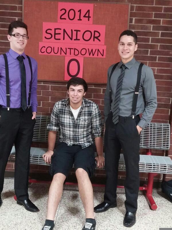 emilioblackwell's tweet photo. We dem boooiiiizz http://t.co/OgM8vnzFmj