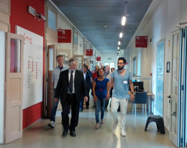 pdfano's tweet photo. Il Ministro Poletti a #Fano visita la mediateca MeMo prima dell'incontro di chiusura campagna per @SeriMassimo http://t.co/HY4DG9WfUj