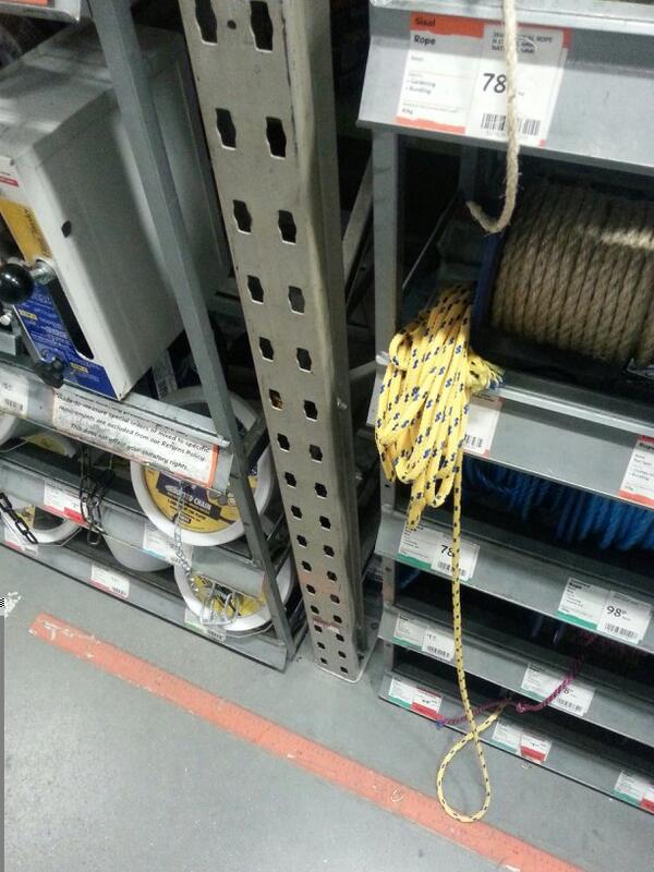 plot44's tweet image. Hey @bandq can some one in Leicester Abbey Park come cut this rope? Been waiting for 10 mins now #failedservice