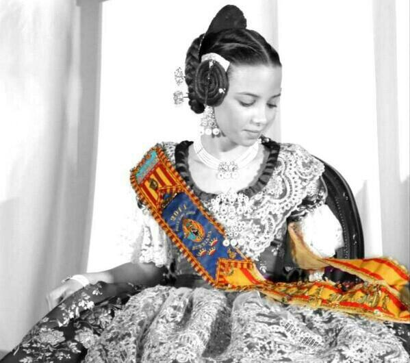 Poco más de 24h para la elección de las Reinas de Burriana 2015. Clara estamos contigo! #ElecciónReinas2015