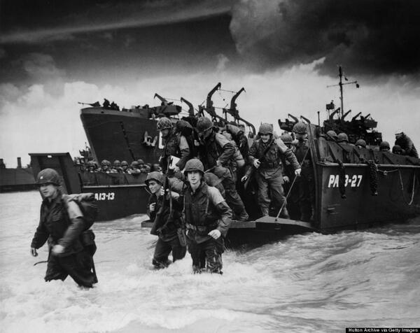 Remembering the heroes of D-Day in 20 powerful photos huff.to/1jZF7LM #DDay70