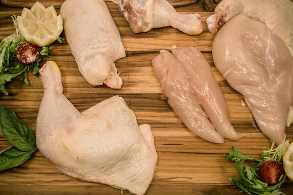 WCulinaryNet's tweet image. Economical #foodie #tips! @EscoffierEOICA: How to Cut a Whole #Chicken: escoffieronline.com/how-to-cut-a-w…