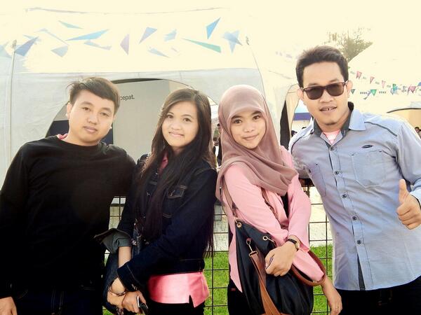 <a href="/zaeni_licious/">Z A E N 1</a> @3030semarang #Selfie With Bala-Bala Guys . .