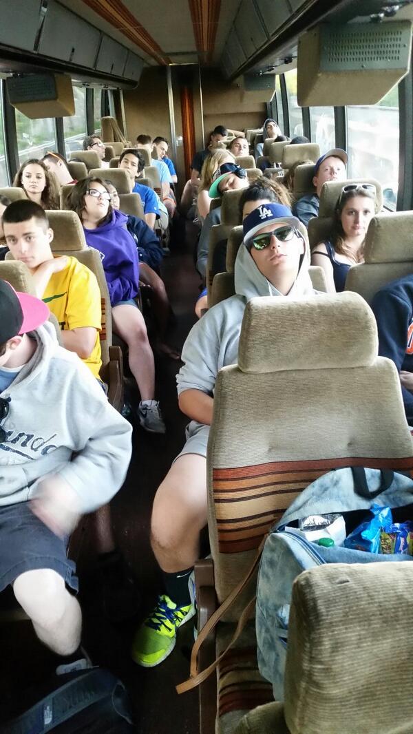 always_on_Q's tweet photo. One tired bus. They are missing the Boy Meets World marathon http://t.co/v2U3i7tXJj