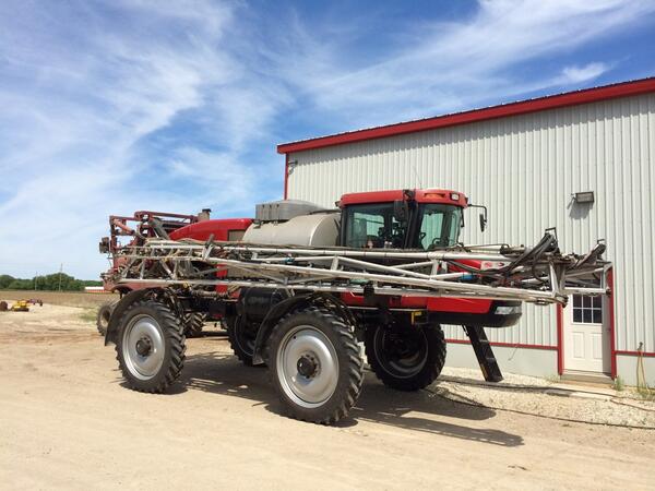 advAGsolutions's tweet image. 6 year old Boyd AG booms on a Case 4420, customer enjoys the weight reduction over steel booms #lesscompaction