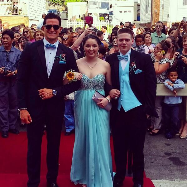 Giants's tweet photo. Steve Weatherford makes good on promise to take @LaurenDelbert to prom! Back story: http://t.co/htYpNVSExU #nicejob5 http://t.co/6z4Vt3dktZ