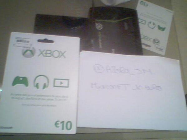 #RT + Follow pour gagner ce code de 10 euro sur xbox . Tirage le Vendredi 13 . Espérons que ça vous porte bonheur
