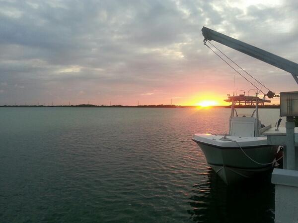 TonySternFish's tweet photo. Awesome sunset! #livethatfeeling #floridakeys http://t.co/3xXMPTx2Jm